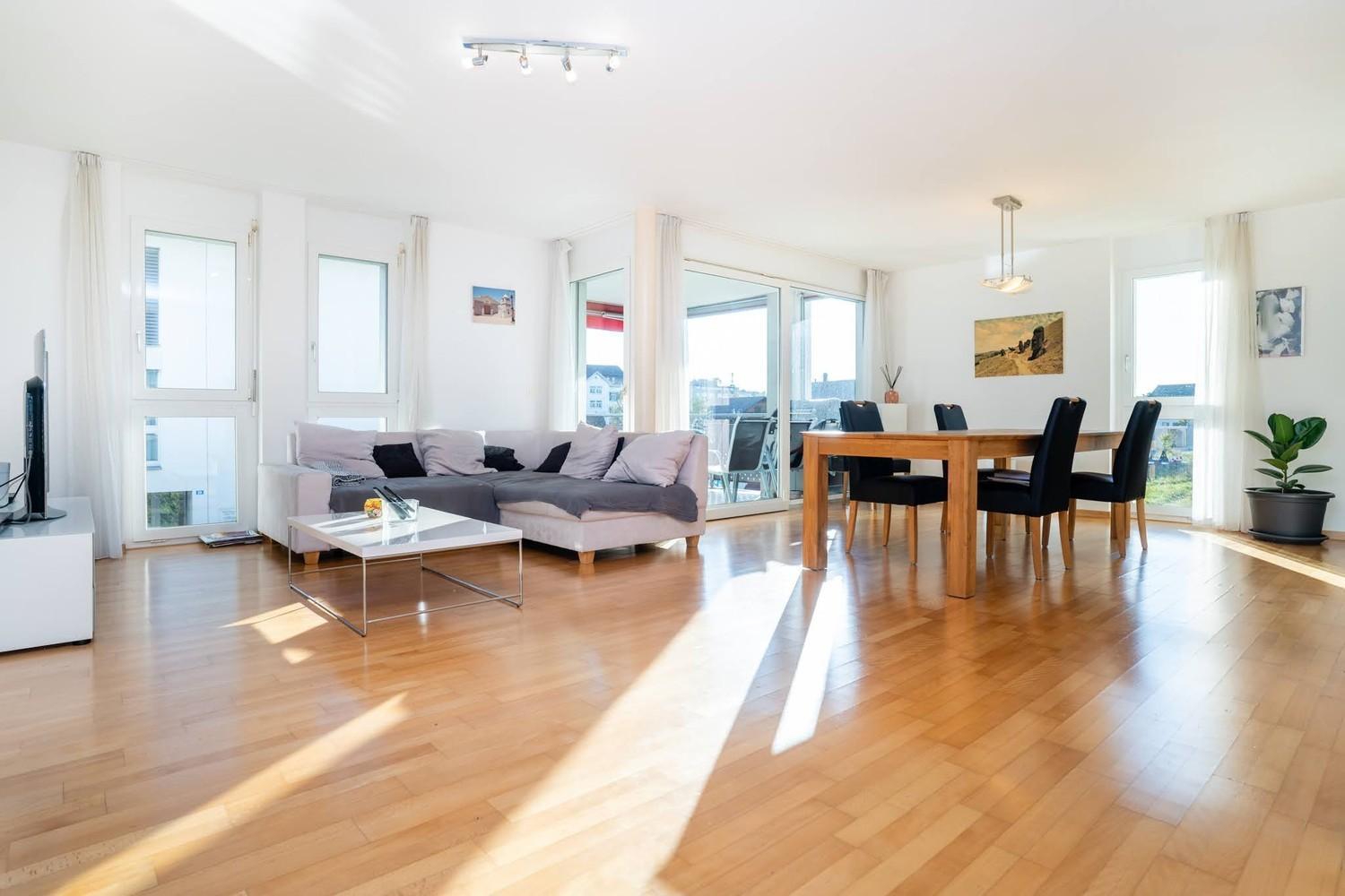 Vk - R - Zuerich Airport - Luxury - Home Stay - Raetschengaessli - Κλότεν Εξωτερικό φωτογραφία