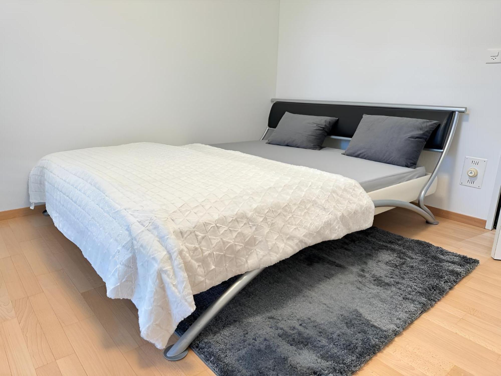 Vk - R - Zuerich Airport - Luxury - Home Stay - Raetschengaessli - Κλότεν Εξωτερικό φωτογραφία